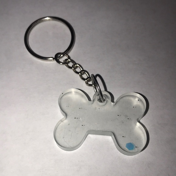 Custom epoxy mini bone 🦴 keychain with glitter ✨ - Picture 1 of 3